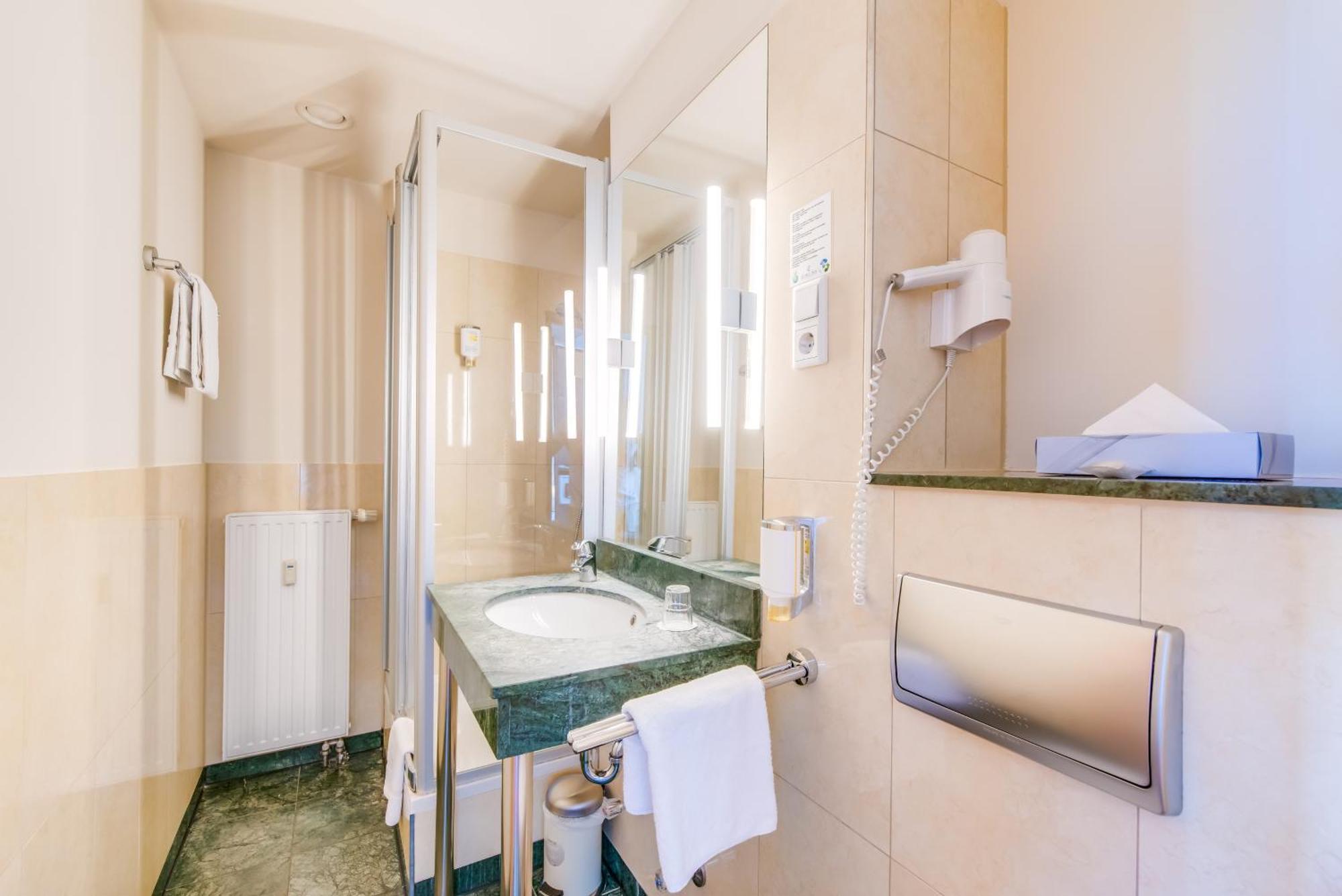 Single Room with Terrace